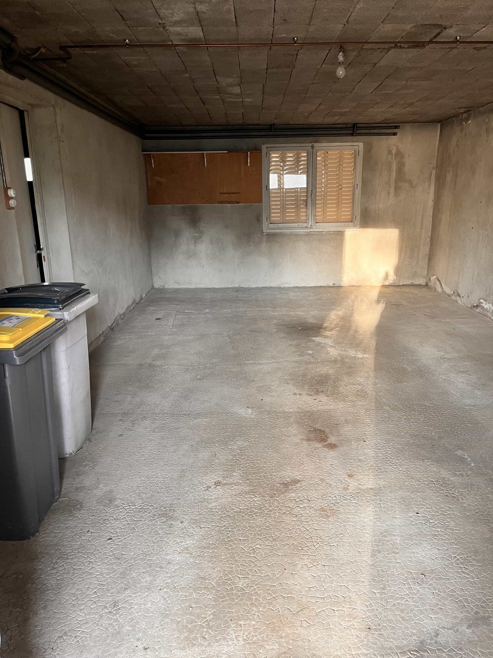 garage complètement vidé après débarras